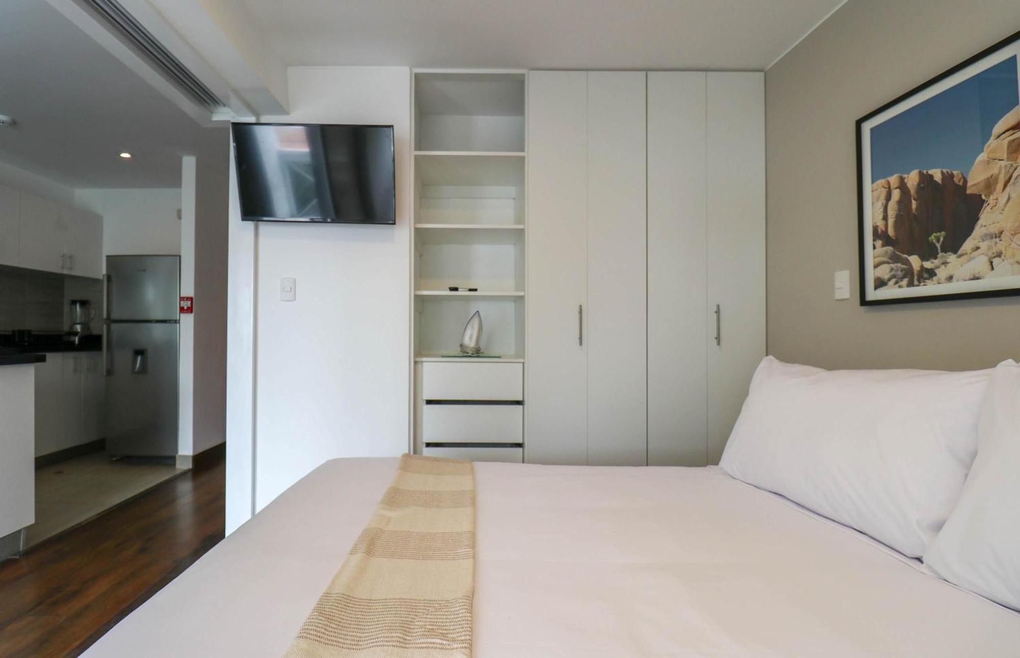 W* Luxurious 1br W Majestic Balcony In Barranco Apartment Lima
